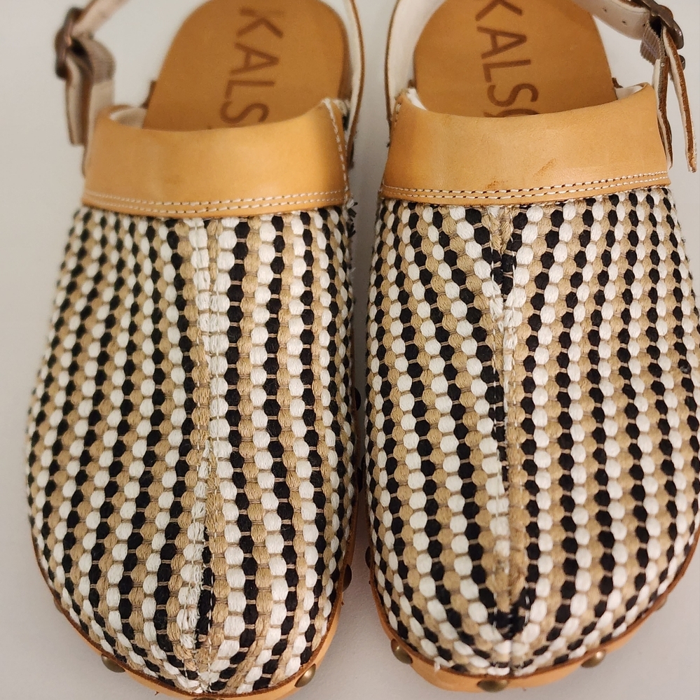 Earth Kalso clogs
